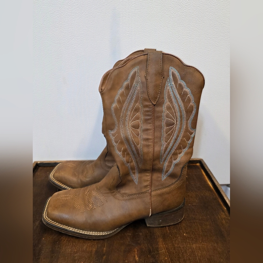 J's.o.l.e Square Toe Cowboy Boots